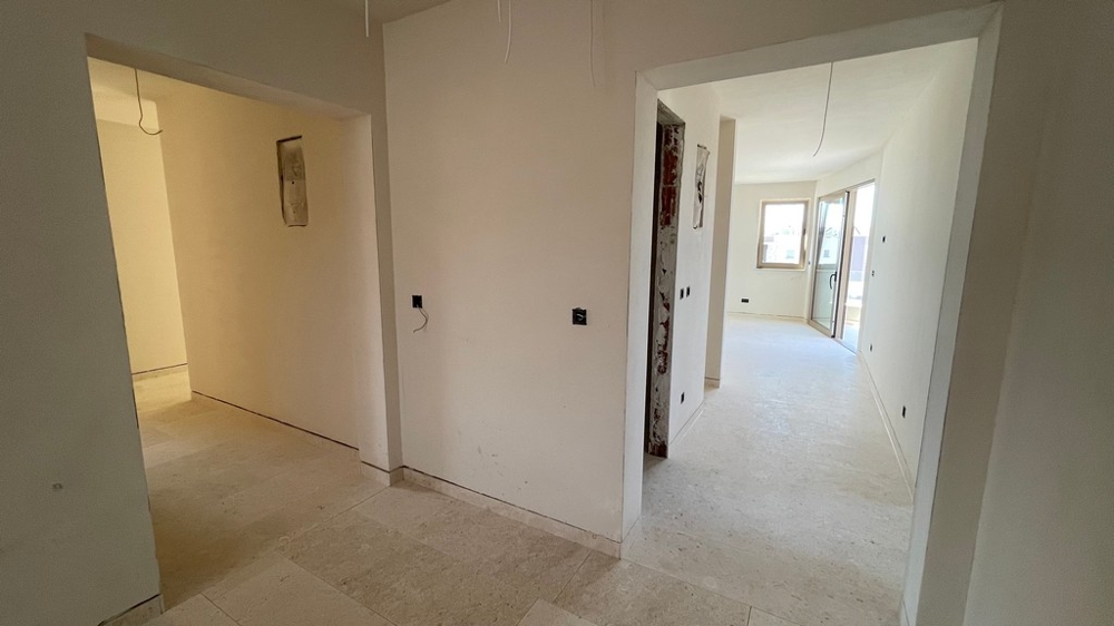 Předsíň a pokoj ve skořápce, nový byt v Tribunj - A4109