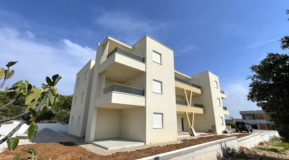 Novostavba s apartmány ve Vodicích, venkovní pohled