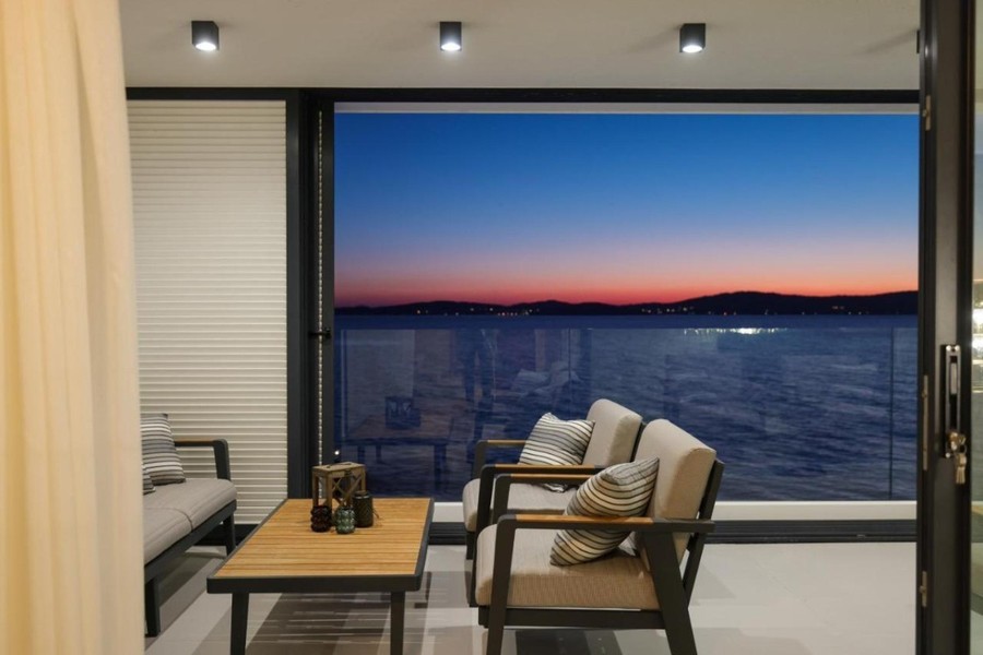 Penthouse v první řadě u moře v Bibinje