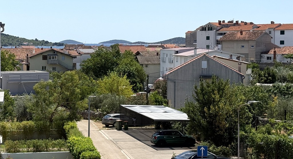 Výhled z penthousu v novostavbě ve Vodicích