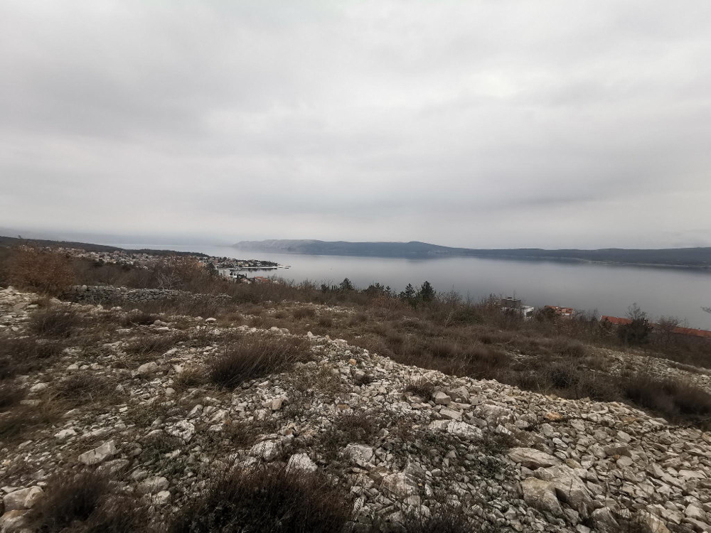 Parcela s krásným výhledem na moře v Chorvatsku - Panorama Scouting.