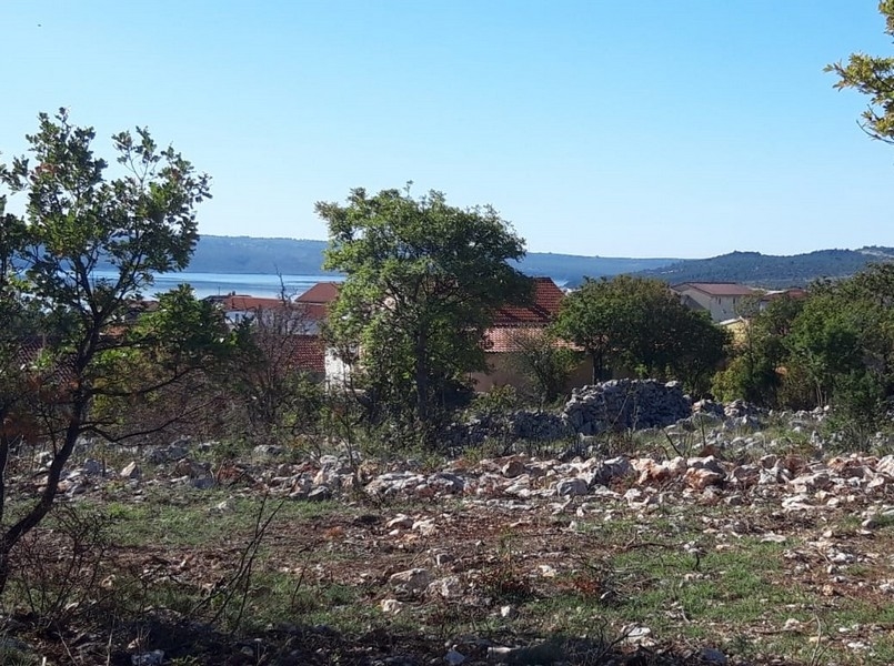 Výhled na moře z nemovitosti - i z přízemí.