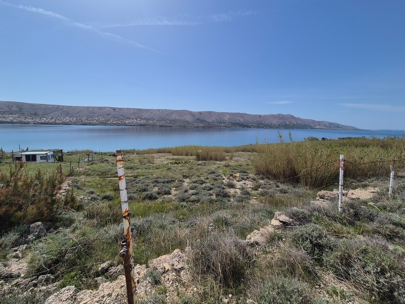 Turistický stavební pozemek na prodej v Chorvatsku na ostrově Pag.