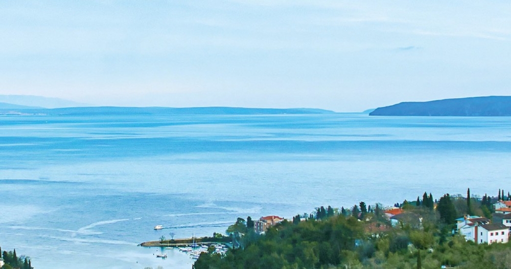 Panoramatický výhled na moře z nemovitosti G475 v Chorvatsku.