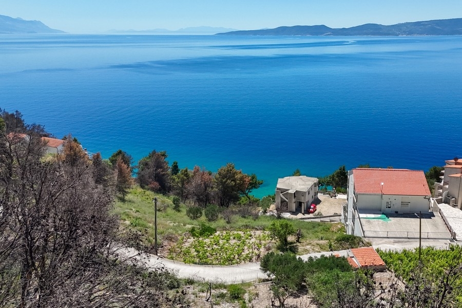 Pozemek s výhledem na ostrov Brač