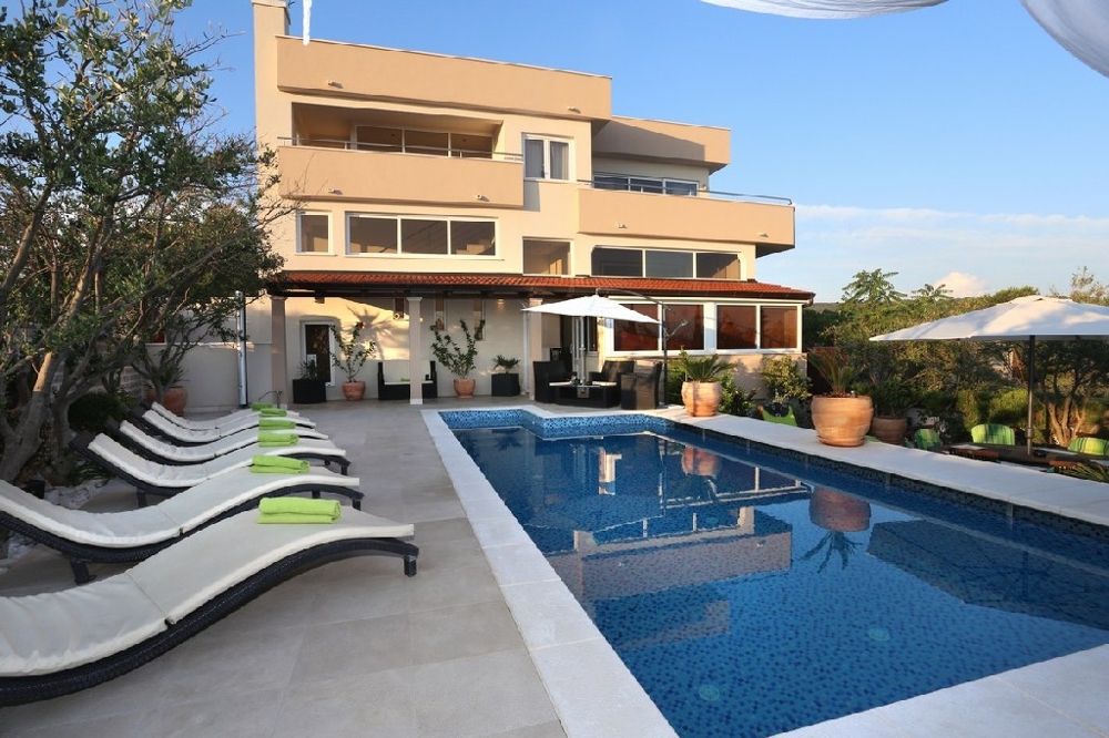 Kupte si apartmánový dům v Chorvatsku.