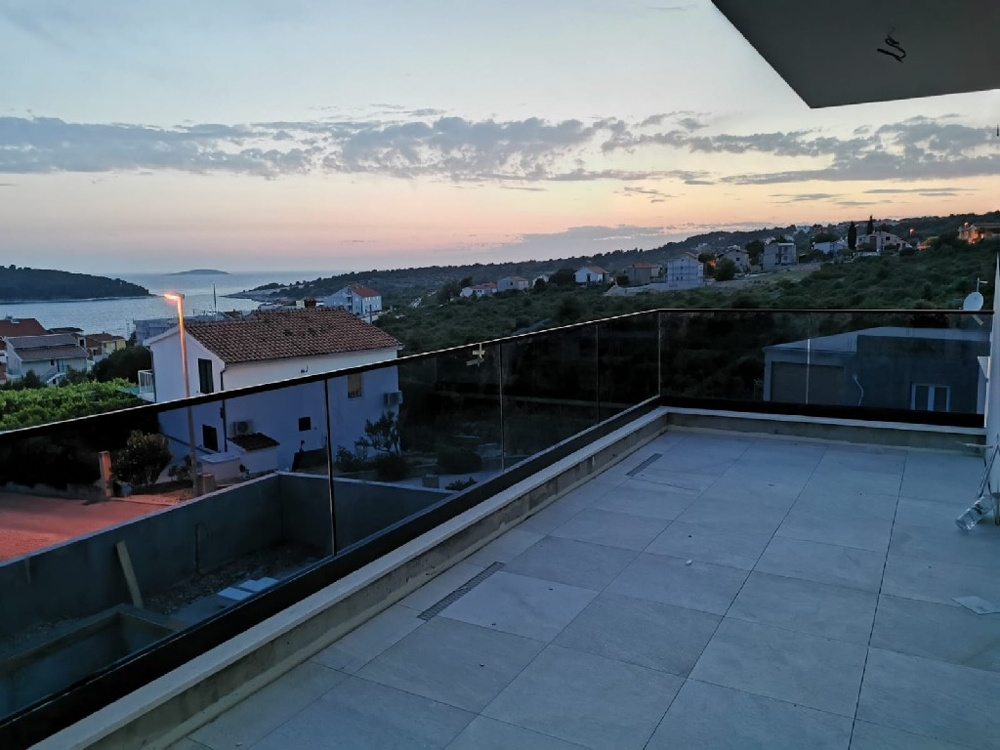 Dům v Chorvatsku nedaleko Rogoznice na prodej.