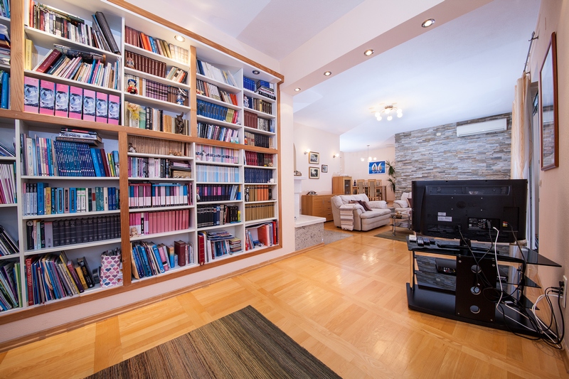 Dům se nabízí k prodeji včetně kvalitního nábytku.