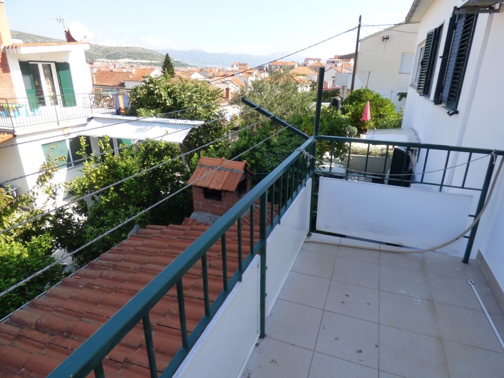 Pohled z balkónu v horním patře.