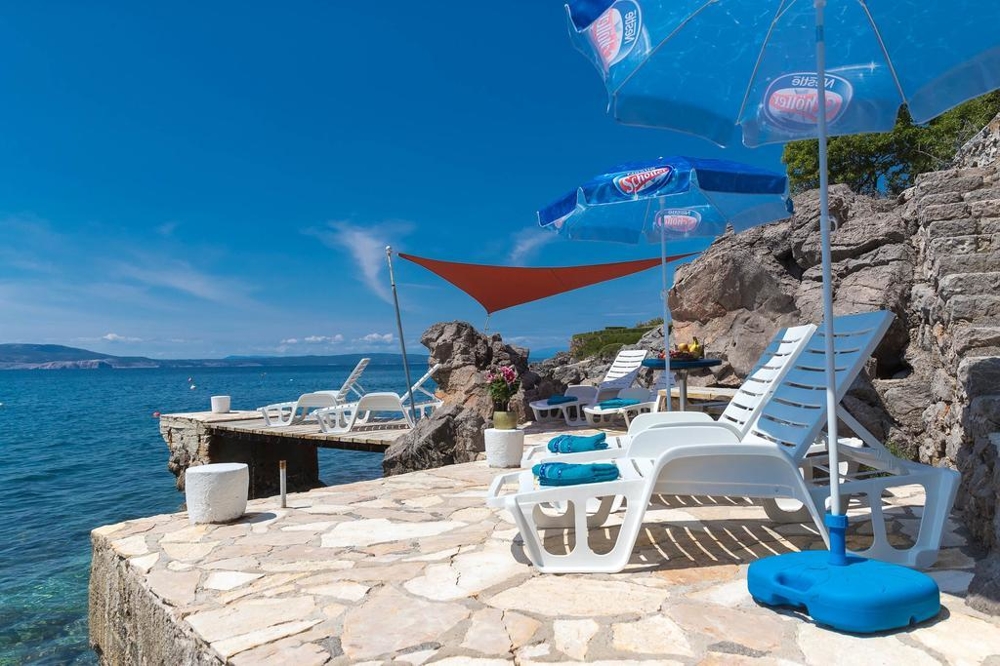 Pohled na přístaviště lodí v Kvarnerském zálivu