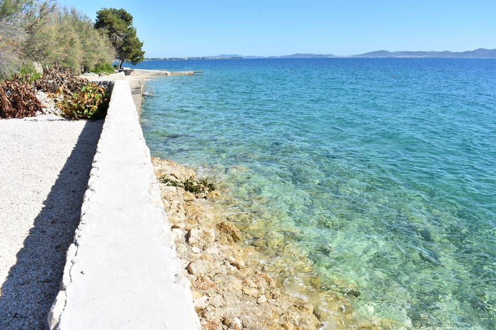 Letní kuchyně s grilem od H1456 v Chorvatsku