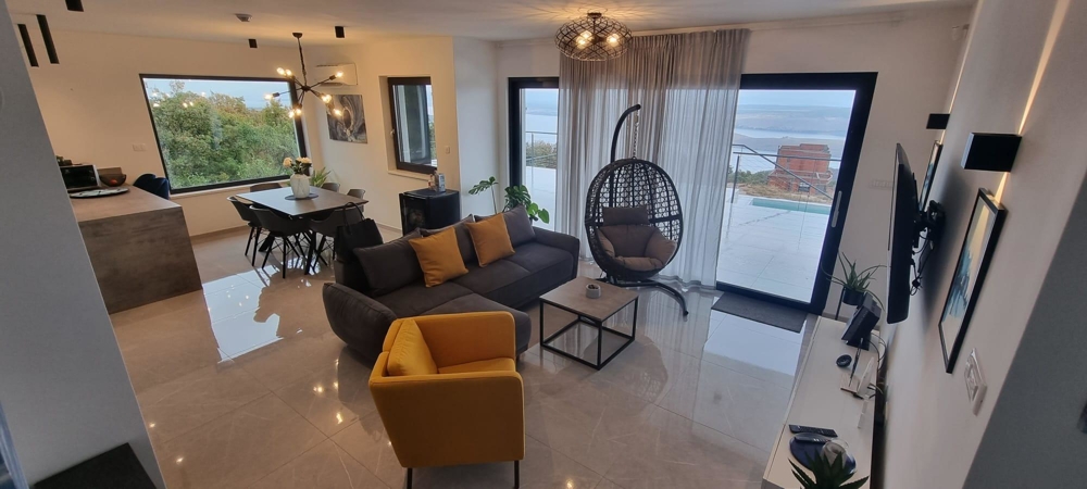 Bazén objektu H1647 v Chorvatsku - Panorama Scouting.