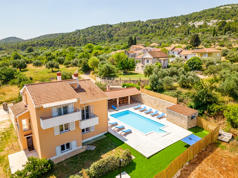 Velký dům ke koupi na Pašmanu