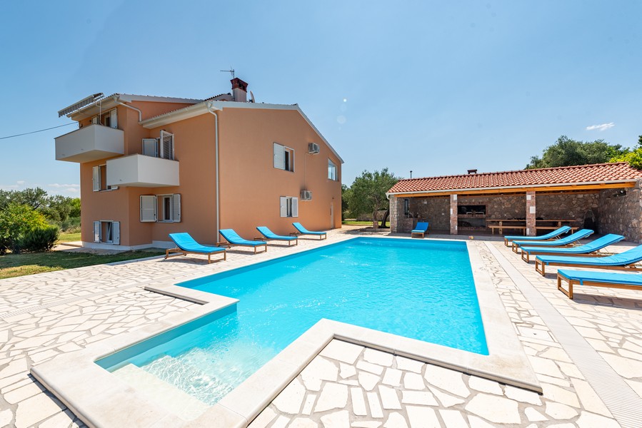 Prodám dům v klidné lokalitě s bazénem v Chorvatsku