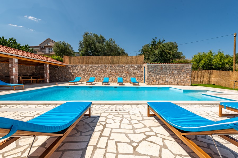 Soukromý pozemek se spoustou prostoru v krásné lokalitě