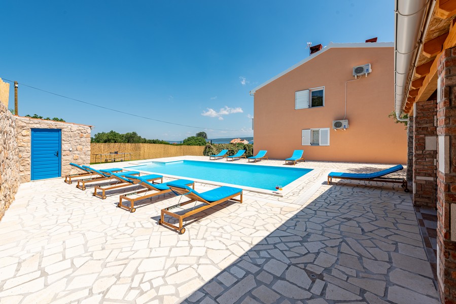 Krytá terasa na zahradě