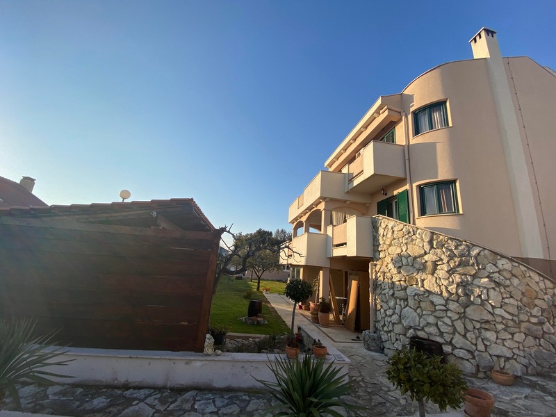 Atraktivní bytový dům v Chorvatsku na prodej - Panorama Scouting Real Estate.