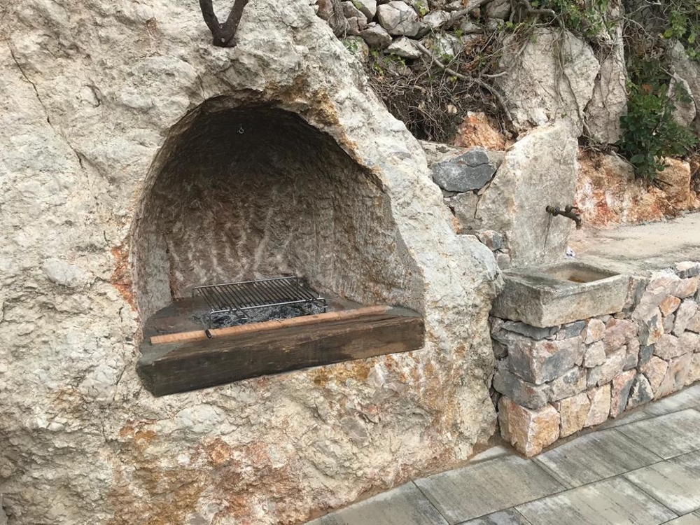 Grilování objektu H1733, Senjský kraj, Chorvatsko - Panorama Scouting.