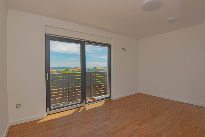 Výhled na moře z ložnice v patře.