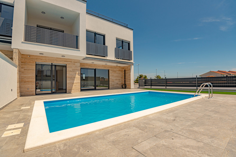 Nemovitosti s bazénem v Chorvatsku - Panorama Scouting.