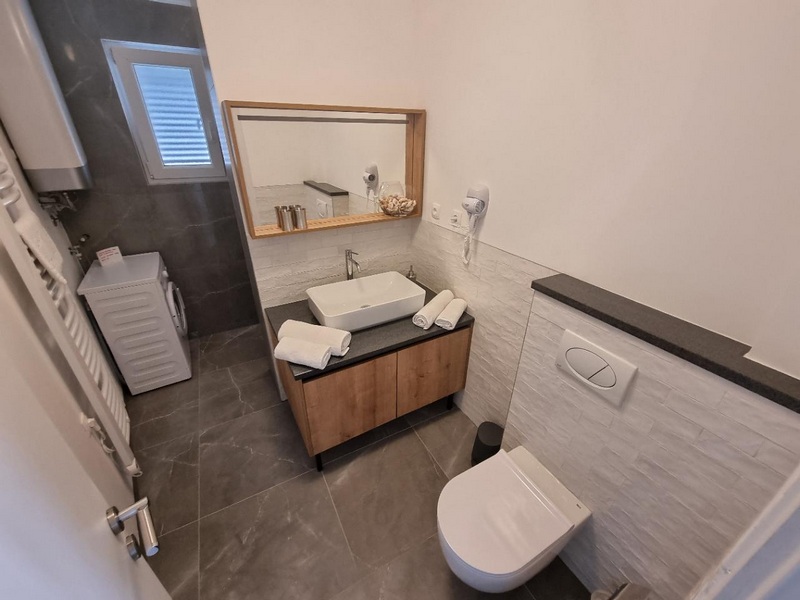 Koupelna objektu H1781, Chorvatsko - Panorama Scouting.