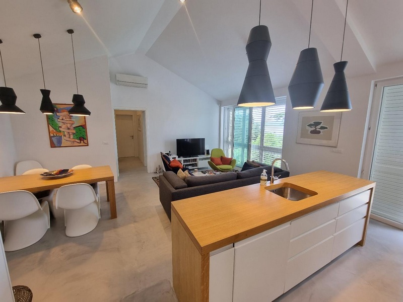 Obývací pokoj a jídelna nemovitosti H1781 v Crikvenici, Chorvatsko - Panorama Scouting.