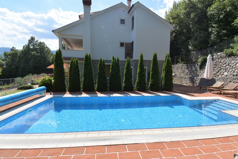 Bazén Villa H1785 u Opatije v Chorvatsku - Panorama Scouting.