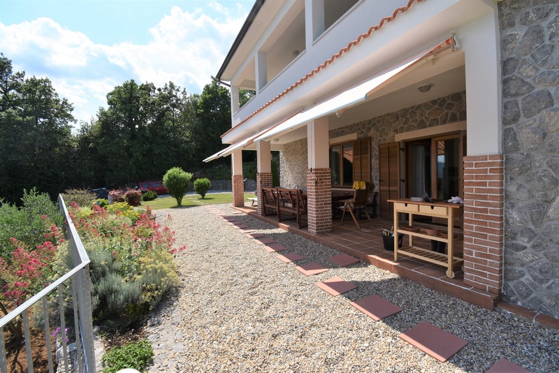 Exteriér vily H1785 v Chorvatsku - Panorama Scouting Real Estate.