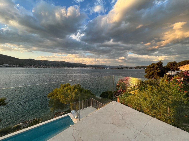 Nové vily s bazénem u moře na prodej - Panorama Scouting.