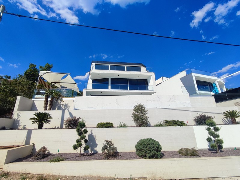 Vila s bazénem v Crikvenici na prodej - Panorama Scouting H1932.