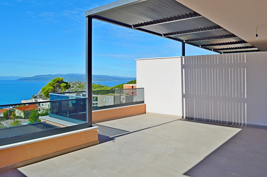 Terasa s panoramatickým výhledem na moře Villa H2147, Chorvatsko.