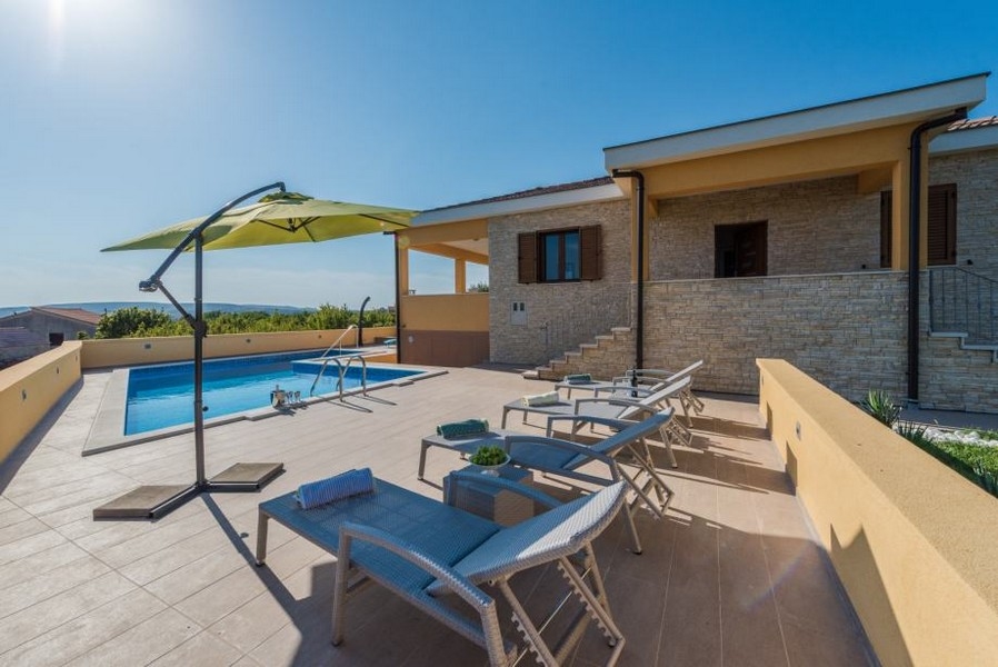 Bazén objektu H2169 v Chorvatsku, Zadar - Panorama Scouting.