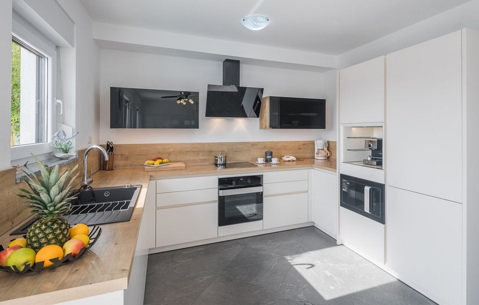 Kuchyně nemovitosti H2207 na prodej v Chorvatsku, Medulin - Panorama Scouting.