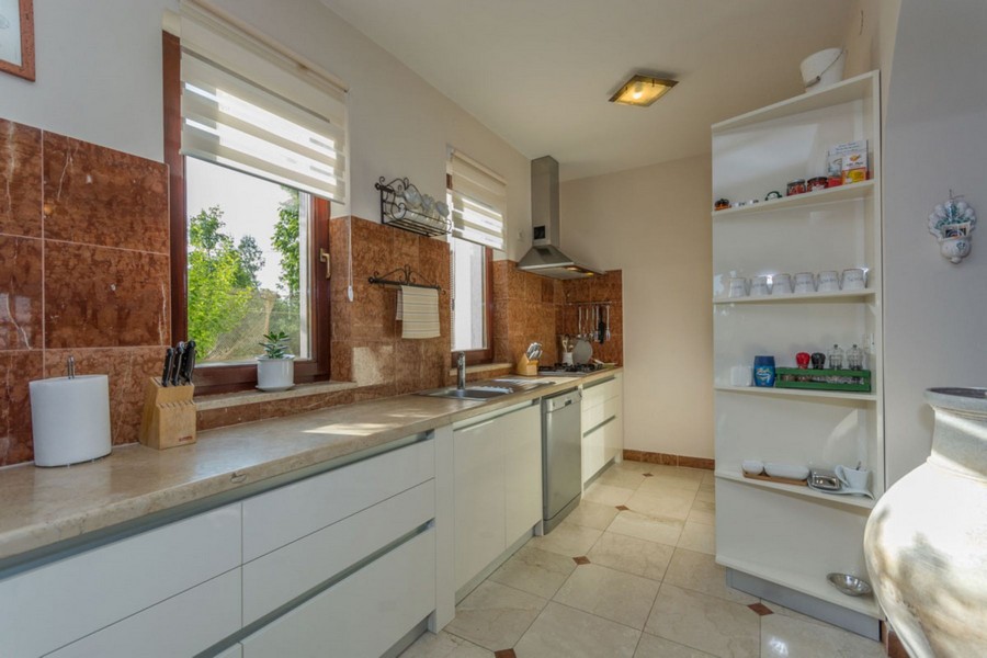 Moderní kuchyně nemovitosti H2272.