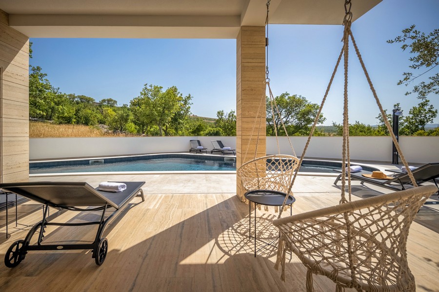 Terasa s výhledem na moře nemovitosti H2313, která je na prodej v Chorvatsku v regionu Zadar - Panorama Scouting.