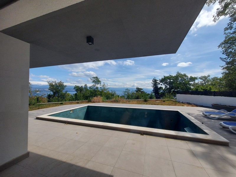 Bazén objektu H2335 v Chorvatsku, Lovran - Panorama Scouting.