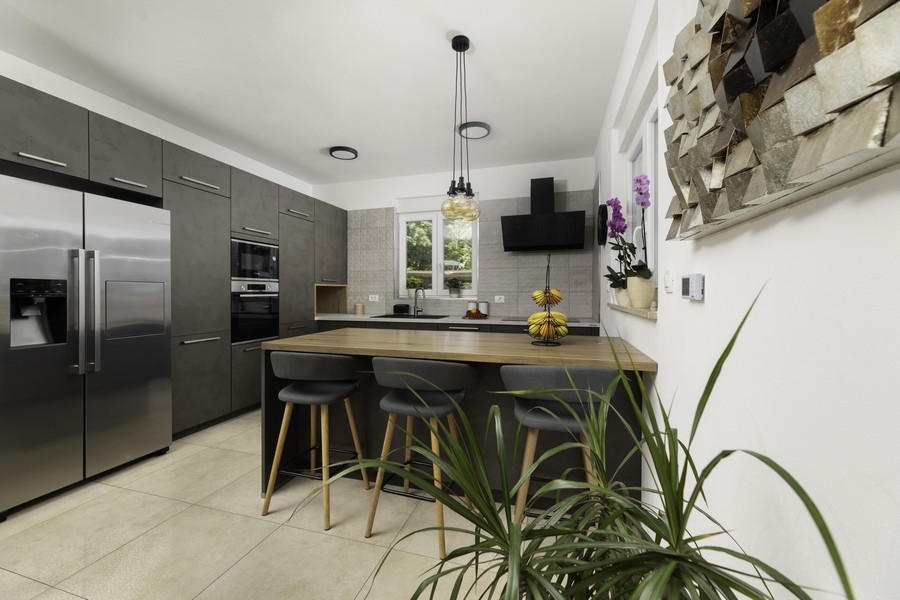 Kuchyně nemovitosti H2400 na prodej v Chorvatsku, ostrov Krk - Panorama Scouting.