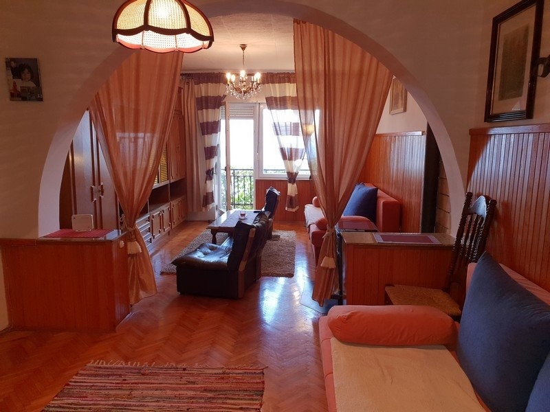 5 ložnic a 4 koupelny