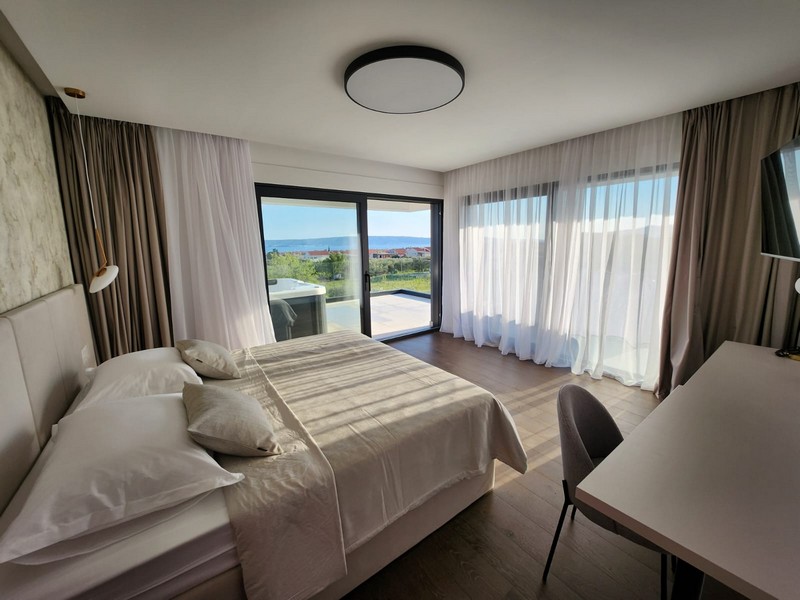 Ložnice s výhledem na moře.