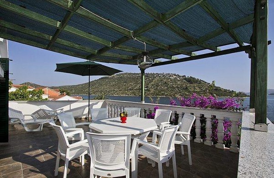 Terasa s výhledem na moře.