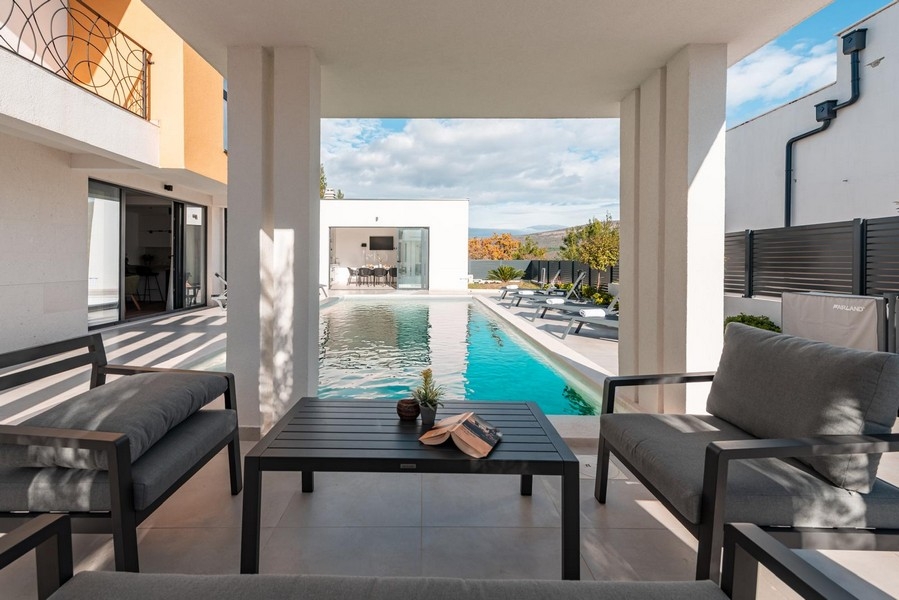 Hrubá stavba nemovitosti H2489 v Karinsko More, Zadar-Dalmácie.