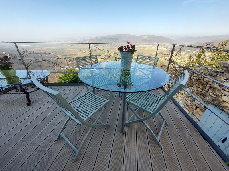 Nemovitost na Istrii, Chorvatsko - s výhledem na pevninu a moře.