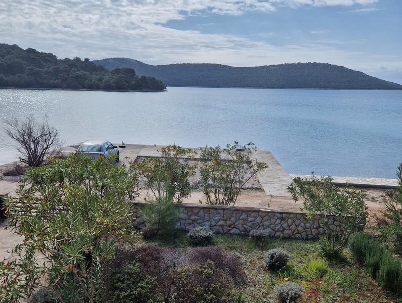 Dům s výhledem na moře v Chorvatsku na ostrově Molat na prodej - Panorama Scouting.