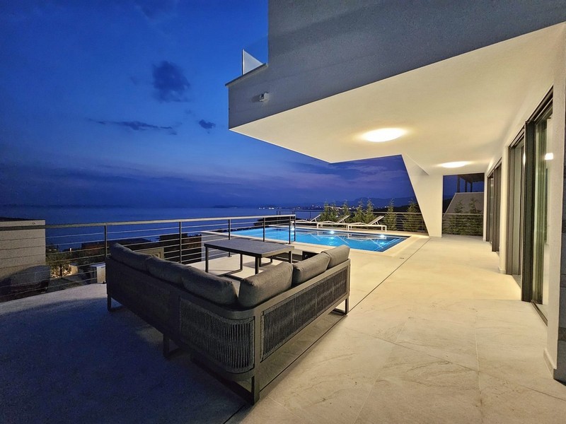 Prodám vilu Chorvatsko, Panorama Scouting H2511 - Nekonečný bazén s úchvatným západem slunce