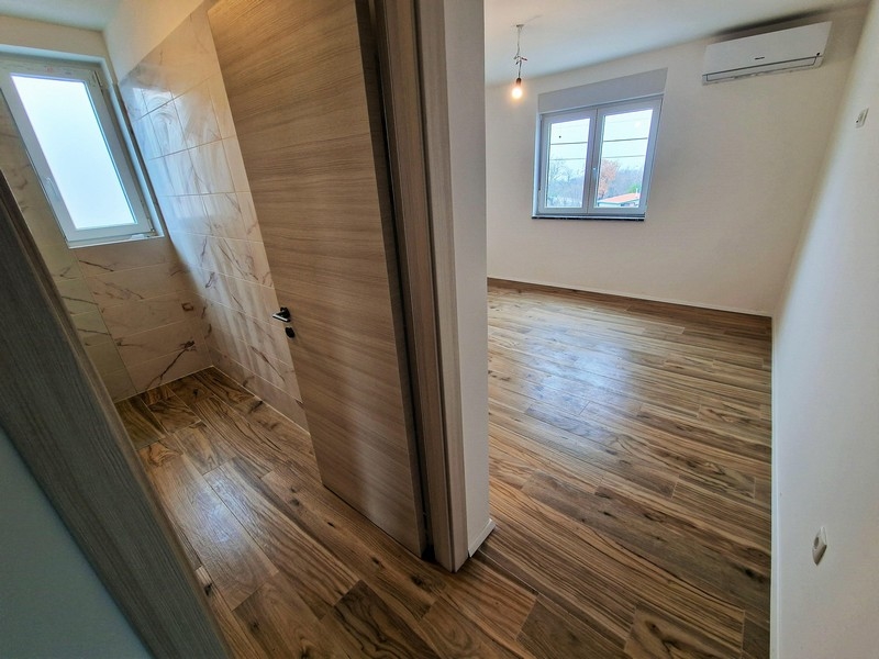 Klimatizovaná ložnice a koupelna