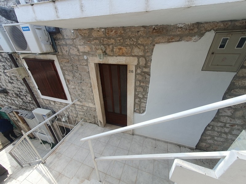 Obývací pokoj s krbem