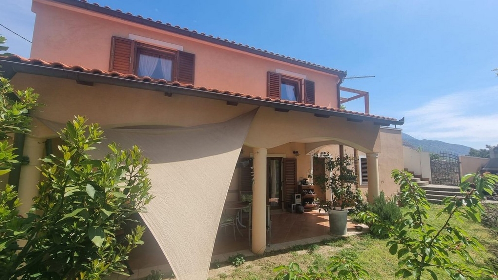 Prodej domu v Karlobagu - realitní makléř: Panorama Scouting.