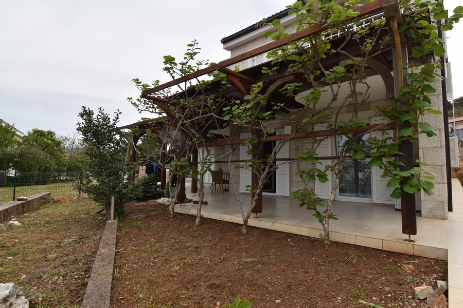 Kupte si kamenný dům na ostrově Krk v Chorvatsku - Panorama Scouting.