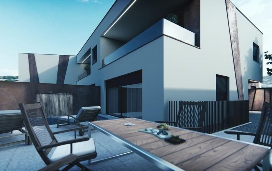 Moderní dům se zahradou a výhledem na moře