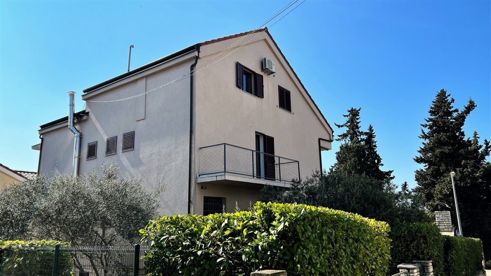 Zadní část domu H2568, Chorvatsko - Panorama Scouting.